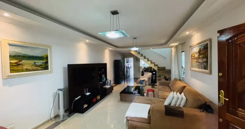 Casa à venda na Rua Belchior de Ordas, 400, Vila Leonor, São Paulo