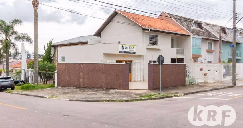 Sobrado com 3 dormitórios à venda, 151 m² por R$ 749.990,00 - Portão - Curitiba/PR