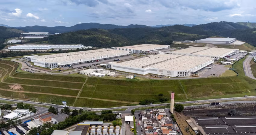 Galpão para aluguar possui 22.291 metros quadrados em Cajamar SP