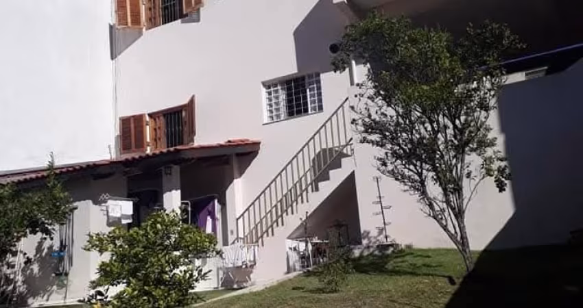 Residencial das Ilhas Sobrado com 3 dormitórios em excelente localização