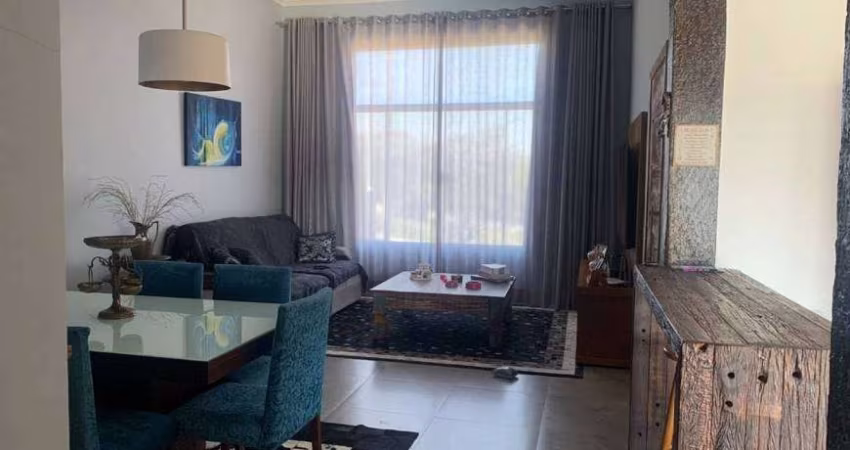 Casa Plana com 3 dormitórios no Condomínio Jardim Flamboyant