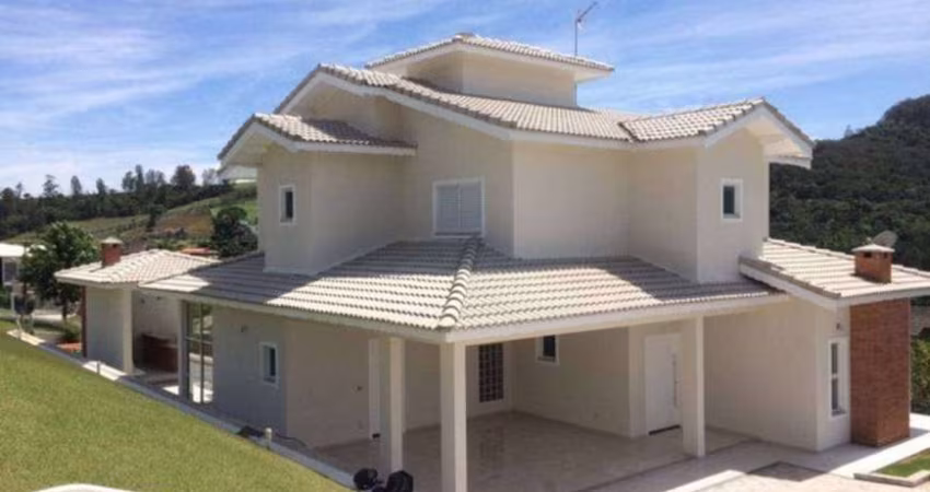 Belíssima Casa no Condomínio Jardim das Palmeiras com 4 Dormitórios
