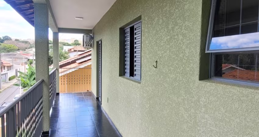 Residencial das Ilhas Sobrado com 3 Quartos, Escritório, 4 wc, Edícula e 4 Vagas