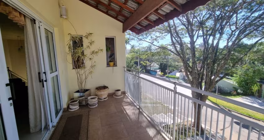 Condomínio Santa Helena III Casa Plana com 3 dormitórios,  Escritório,  8 vagas