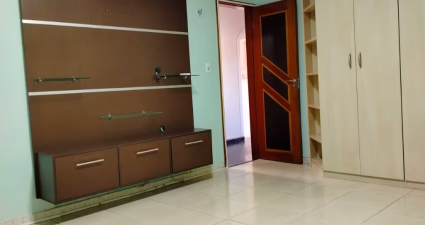 Casa em Residencial com guarita
