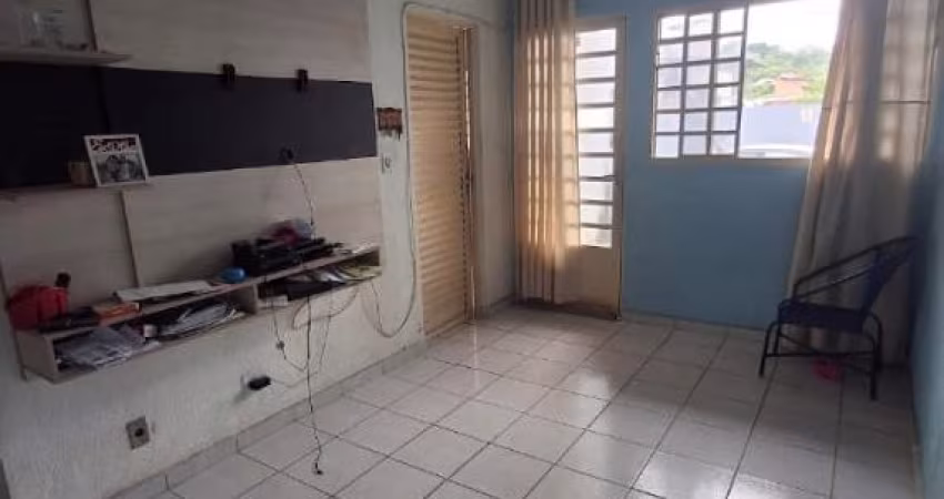 Vendo Casa dentro de Condomínio com 3 quartos