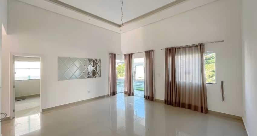 Casa térrea no Residencial Passaredo – climatizada, 3 suítes, sala ampla, churrasqueira...
