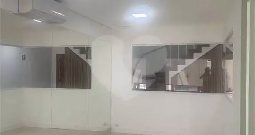 Prédio para alugar na Rua Apucarana, 723, Tatuapé, São Paulo