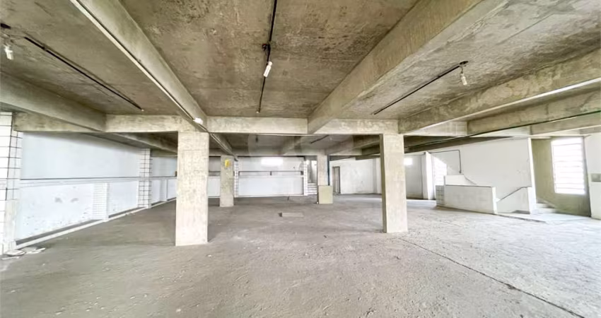 Galpão de 671m² para  locação - Barueri