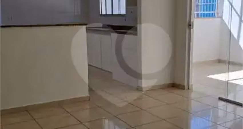 Casa para locação com 70m² - jardim porteira grande