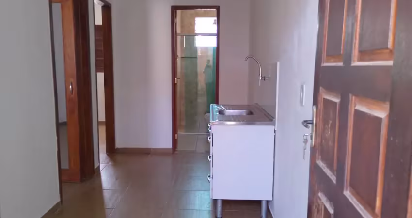 Casa 3 cômodos+área serviço coberta. próxima metrô v belezas e shopping morumbi town!