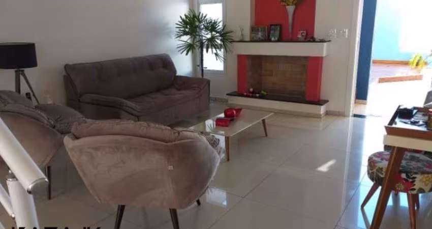 Casa com piscina a venda/permuta em bairro Colônia Jundiaí