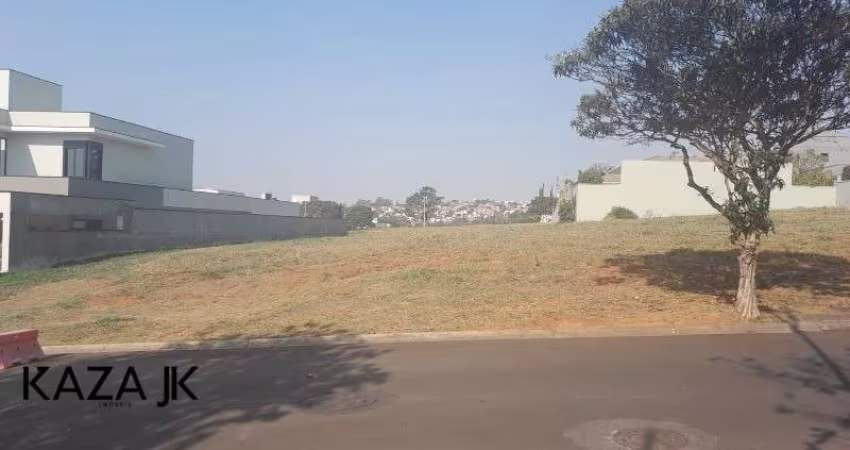 Comprar/vendo: Terreno a venda com 1.100m², leve aclive com projeto aprovado, no condomínio de alto padrão Quinta das Paineiras em Jundiaí.