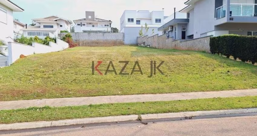 Comprar/vendo: Terreno a venda com 560m², leve aclive, no condomínio de alto padrão Reserva da Serra em Jundiaí. Segurança, lago e lazer completo.