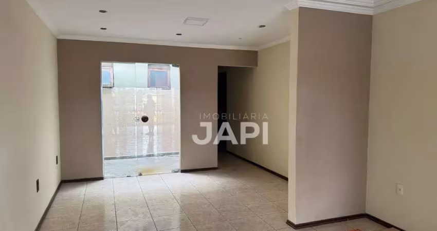 Casa para alugar em Cidade Nova de 243.00m² com 3 Quartos, 1 Suite e 2 Garagens