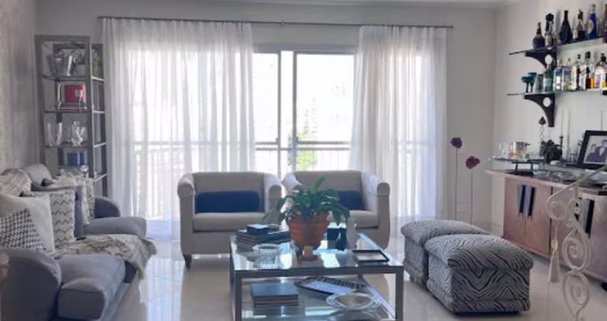 Apartamento para venda em Brooklin Paulista de 340.00m² com 4 Quartos, 1 Suite e 3 Garagens