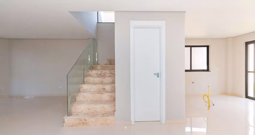Casa de Condomínio para venda em Pinheirinho de 166.00m² com 3 Quartos, 3 Suites e 3 Garagens
