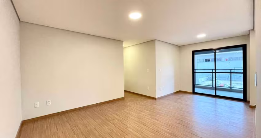 Apartamento para venda em Vila Silvinha de 93.00m² com 3 Quartos, 1 Suite e 2 Garagens