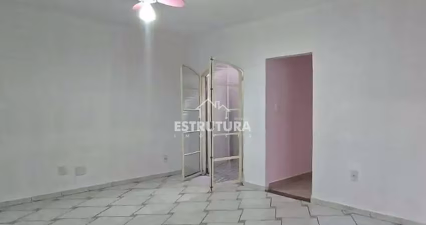 Casa para alugar em Centro de 100.00m² com 2 Quartos, 1 Suite e 1 Garagem