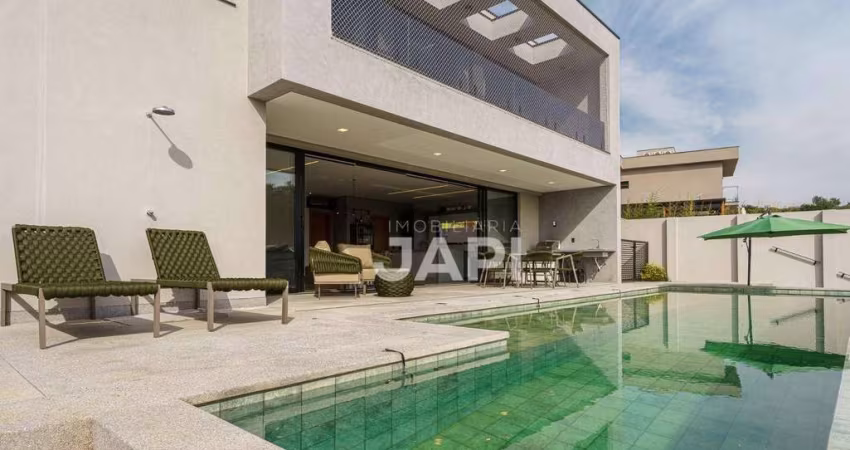 Casa de Condomínio para venda em Medeiros de 310.00m² com 4 Quartos, 3 Suites e 6 Garagens