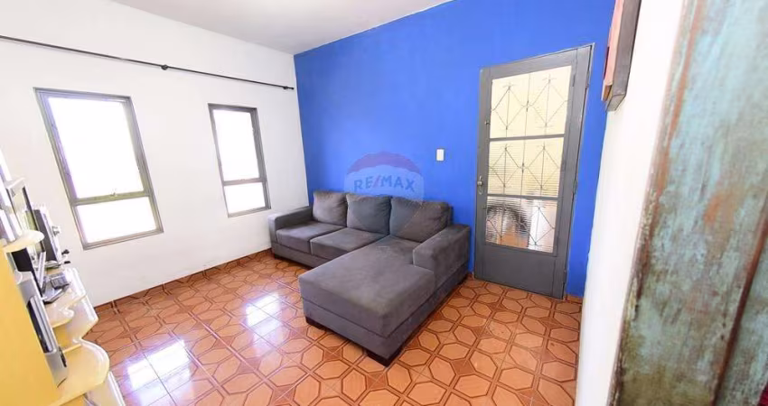 Casa para venda em Jardim Thelja de 135.00m² com 3 Quartos, 1 Suite e 4 Garagens
