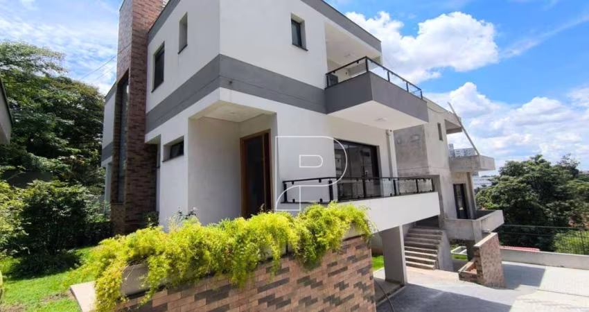 Casa de Condomínio para venda em Granja Viana de 326.00m² com 3 Quartos, 3 Suites e 3 Garagens