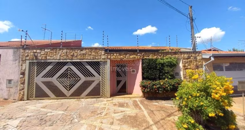 Casa para venda em Jardim Dos Manacás de 222.00m² com 3 Quartos, 1 Suite e 2 Garagens