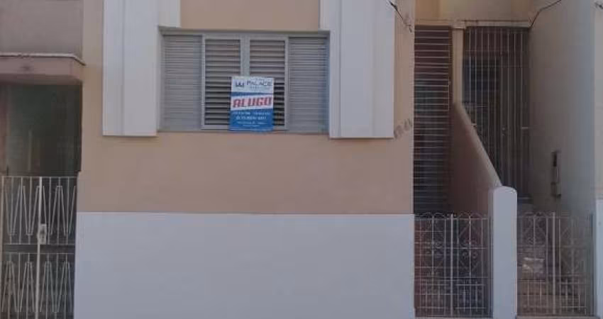 Casa para alugar em Centro de 150.00m² com 3 Quartos
