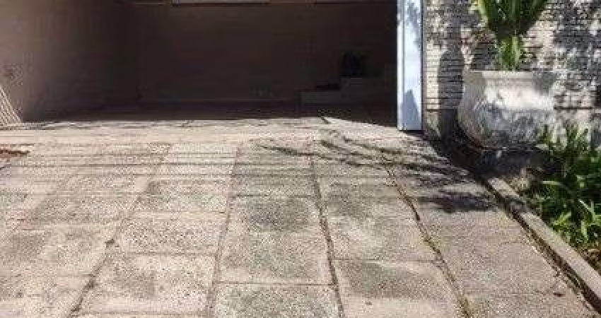 Casa para venda em Abranches de 131.00m² com 3 Quartos e 2 Garagens