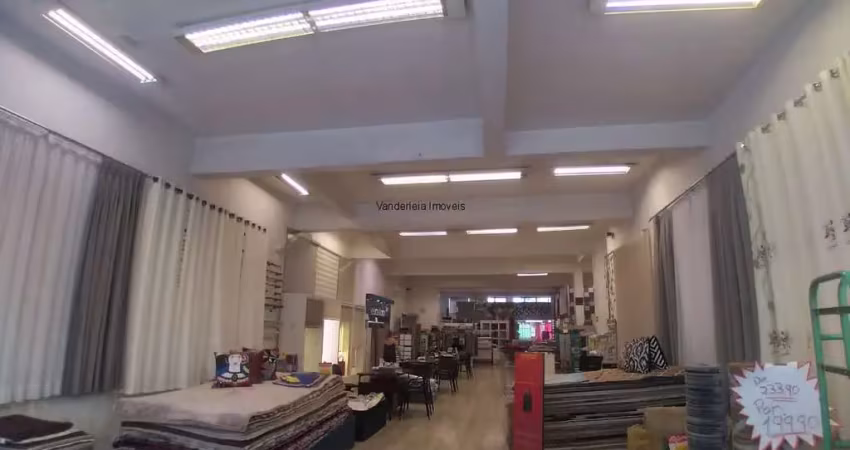 Galpão / depósito / armazém para alugar em centro de 720.00m² com 10 garagens