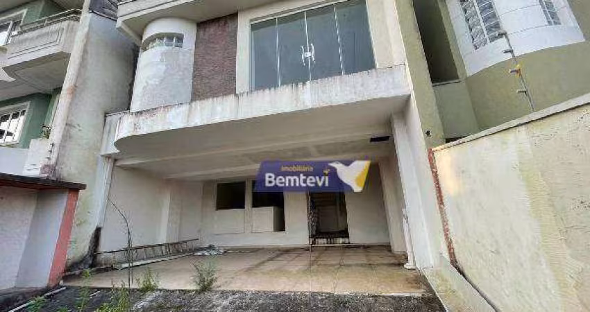 Sobrado para venda em Santa Felicidade de 204.00m² com 3 Quartos e 2 Garagens