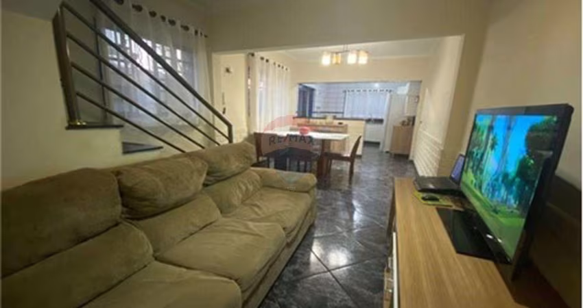 Sobrado para venda em Jardim São Jorge de 188.81m² com 3 Quartos e 2 Garagens
