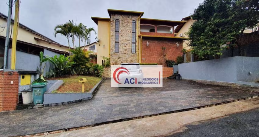 Casa de Condomínio para venda e aluguel em Granja Viana de 490.00m² com 6 Quartos, 4 Suites e 6 Garagens