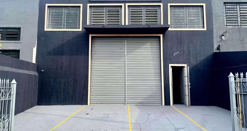 Galpão / Depósito / Armazém para venda e aluguel em Jardim Nilópolis de 280.00m² com 4 Garagens