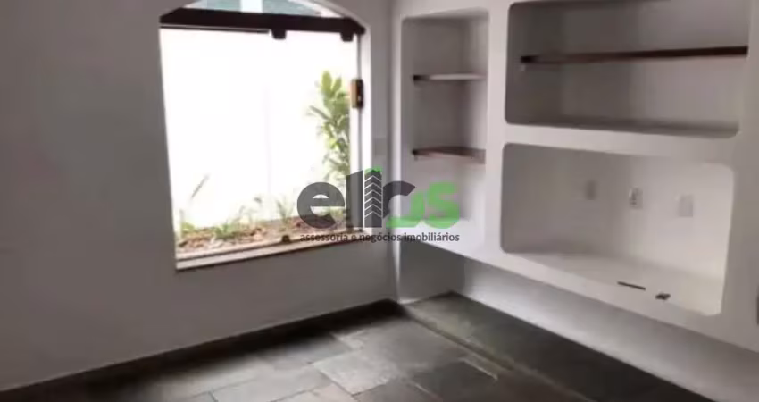 Casa para alugar em Jardim Vergueiro de 250.00m² com 3 Quartos, 1 Suite e 4 Garagens