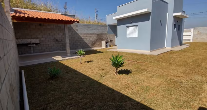 Casa para venda em Jardim Das Angélicas de 250.00m² com 2 Quartos, 1 Suite e 2 Garagens