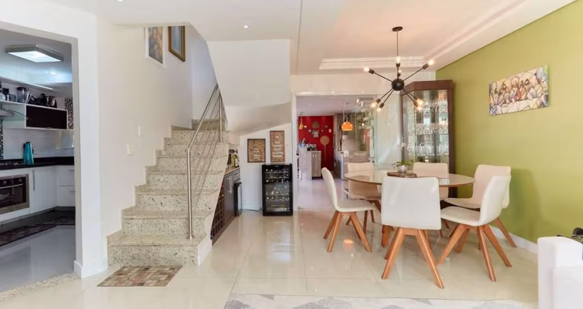 Sobrado para venda em Portão de 180.00m² com 4 Quartos, 2 Suites e 3 Garagens