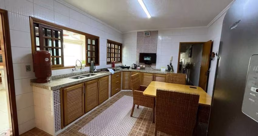 Casa para venda em Jardim Itamaracá de 228.35m² com 4 Quartos, 2 Suites e 3 Garagens