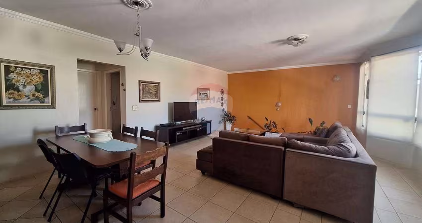 Casa para venda em Centro de 178.88m² com 3 Quartos, 1 Suite e 8 Garagens