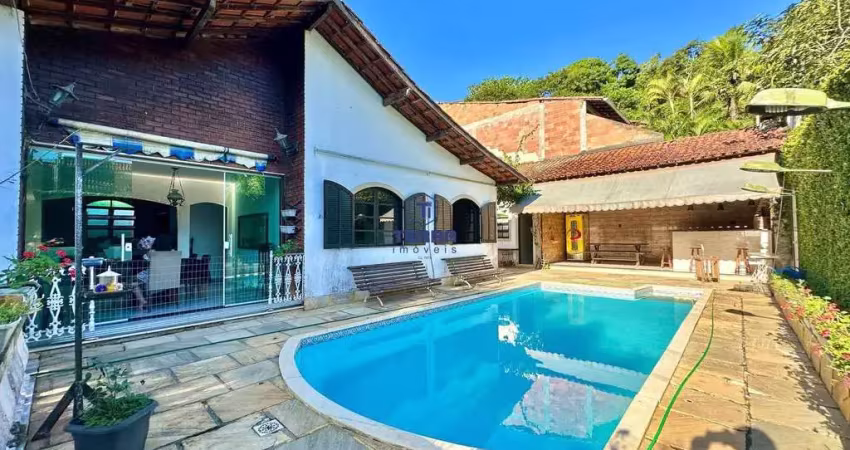 Casa para venda em Maria Paula de 250.00m² com 3 Quartos, 1 Suite e 5 Garagens