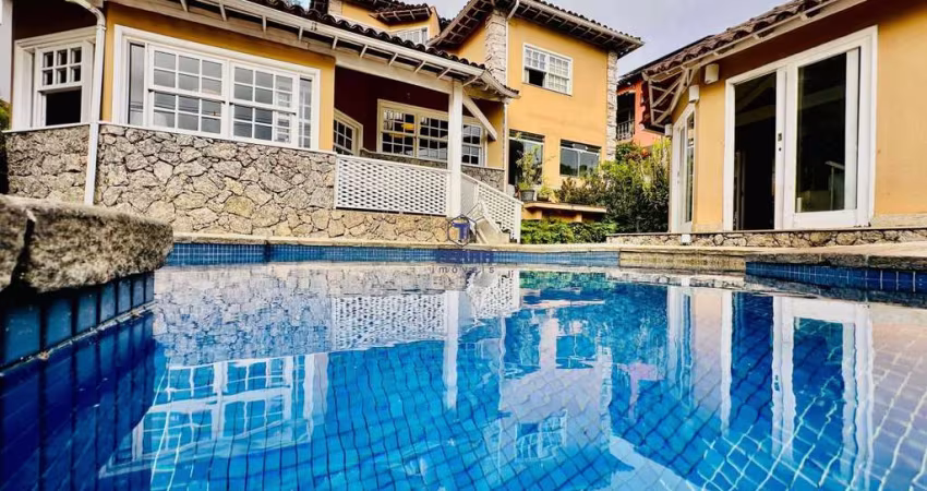 Casa de Condomínio para venda em Badu de 350.00m² com 4 Quartos, 3 Suites e 4 Garagens