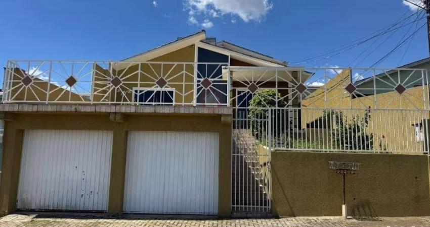 Sobrado para venda em Iguaçu de 300.00m² com 3 Quartos, 2 Suites e 2 Garagens