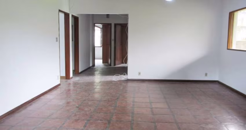 Casa para venda em Parelheiros de 430.00m² com 3 Quartos, 1 Suite e 6 Garagens