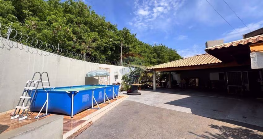 Casa para venda em Residencial Flórida de 202.00m² com 3 Quartos, 3 Suites e 7 Garagens