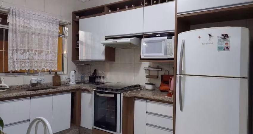 Sobrado para venda em Centro de 250.00m² com 4 Quartos e 4 Garagens