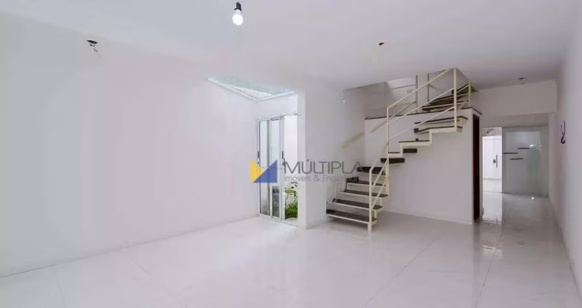 Sobrado para venda em Jardim Adriana de 127.00m² com 3 Quartos, 1 Suite e 4 Garagens