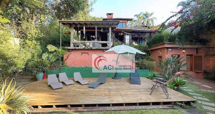 Casa para venda em Vila Santo Antônio de 334.00m² com 5 Quartos, 3 Suites e 3 Garagens
