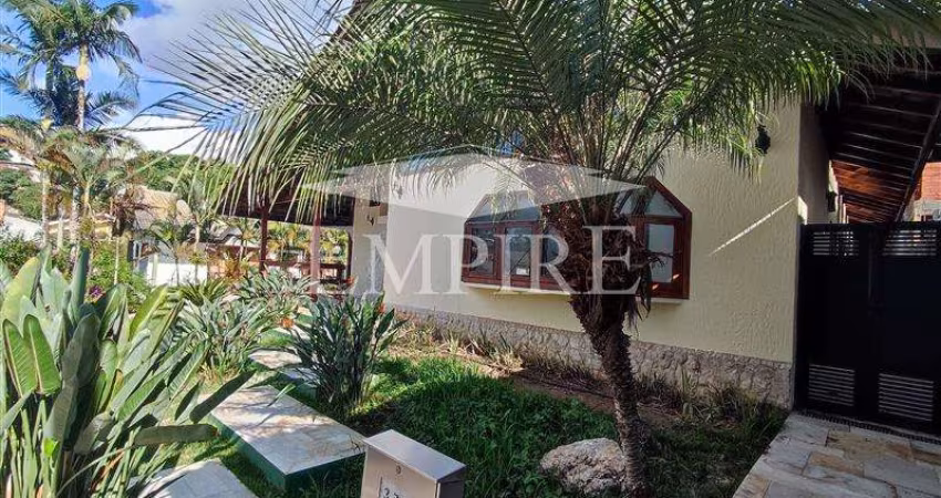 Casa de Condomínio para venda em Arujázinho Iv de 330.00m² com 3 Quartos, 3 Suites e 4 Garagens