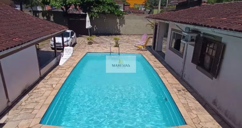 Casa para venda em Maresias de 500.00m² com 3 Quartos, 1 Suite e 10 Garagens