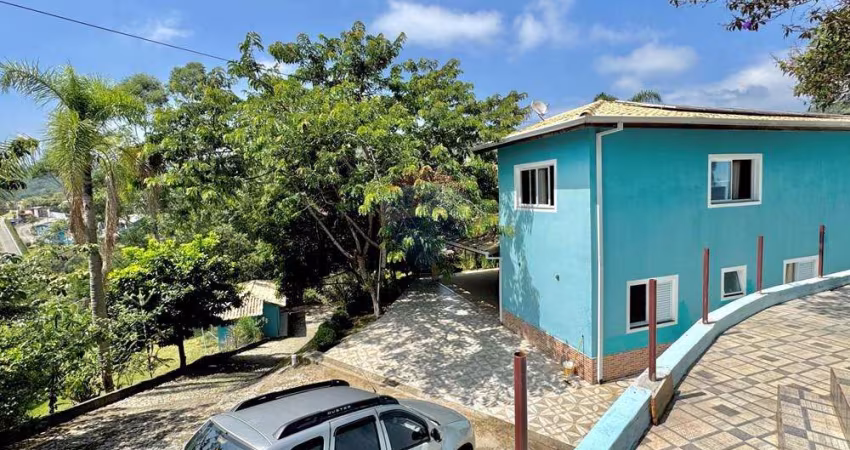 Chácara para venda em Guararema de 282.92m² com 6 Quartos, 2 Suites e 10 Garagens